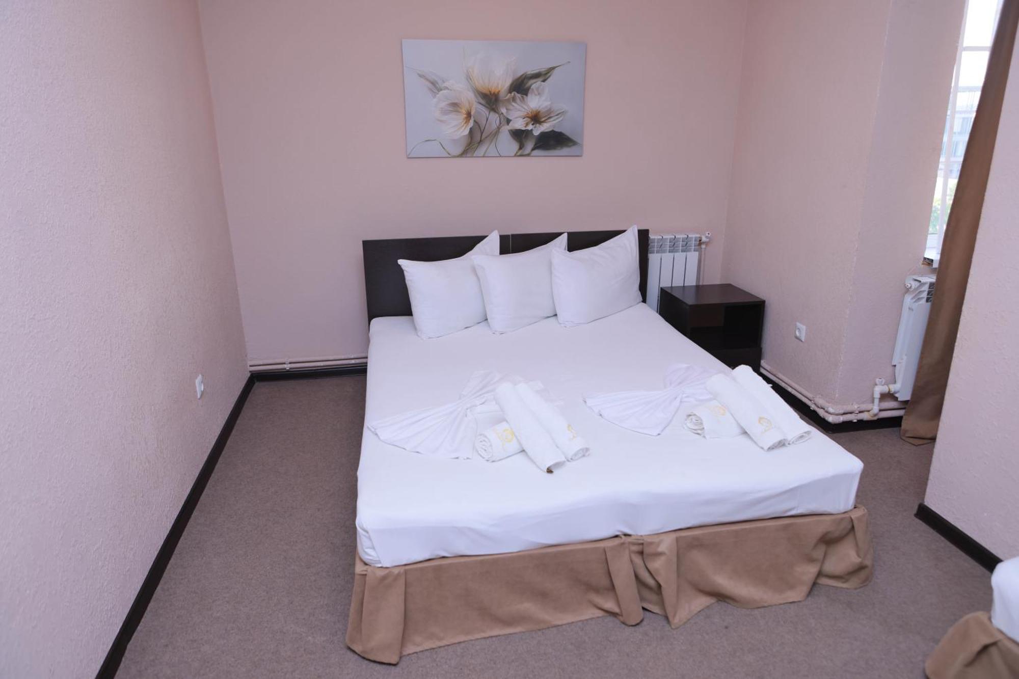 Richmind Hotel Vagharshapat Extérieur photo